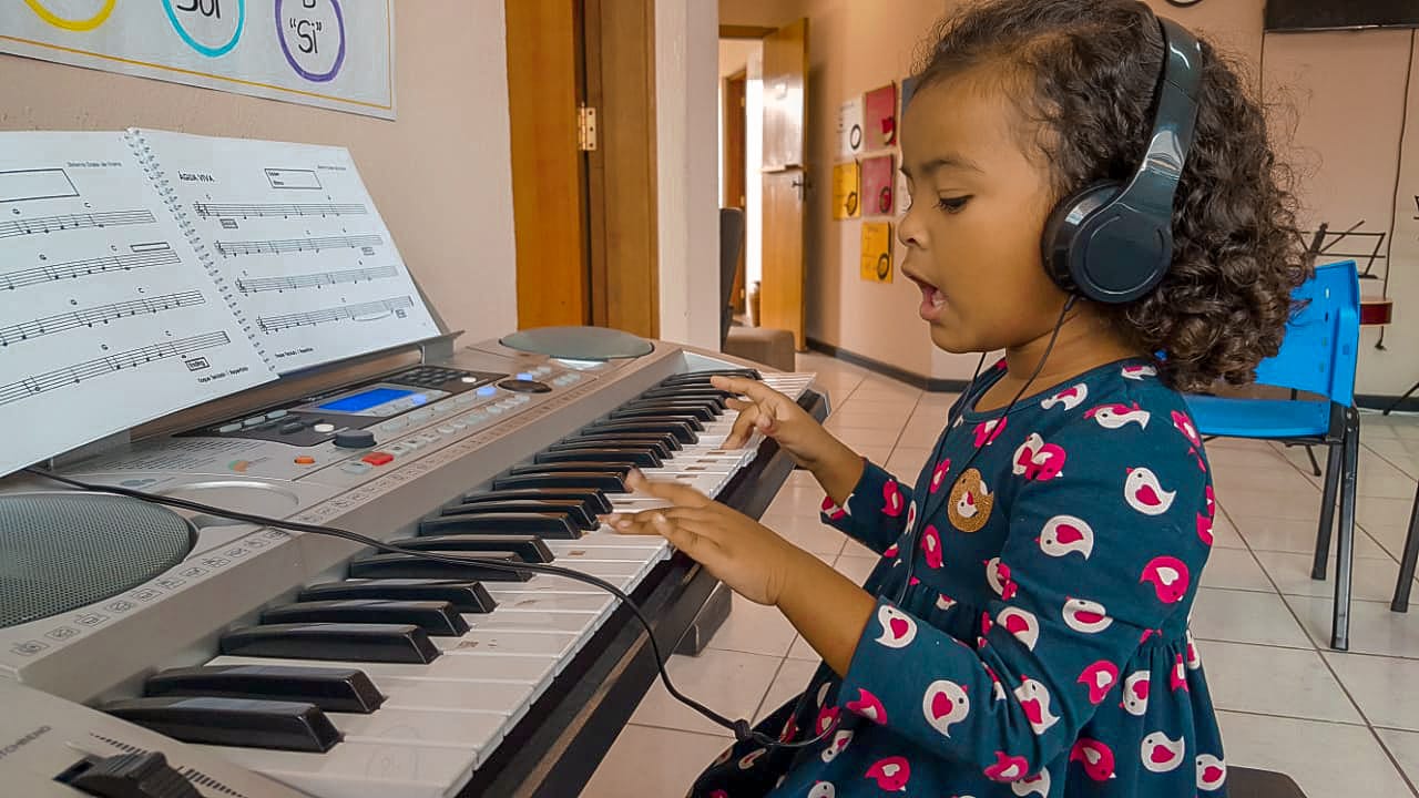 Aulas de teclado e piano